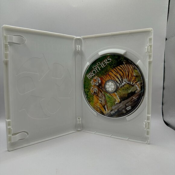 Two Brothers (DVD) - Picture 4 of 4